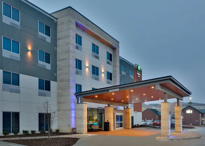 Cheap hotels Holiday Inn Express & Suites Plano East - Richardson By Ihg