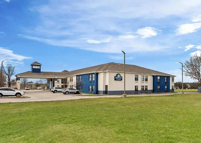 Days Inn By Wyndham Dallas Plano